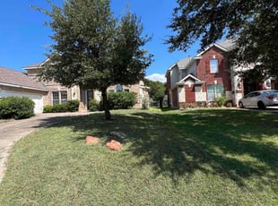 Raquel W.'s lawn care services service result