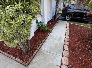 Aaron S.'s Flower Bed Weeding service result
