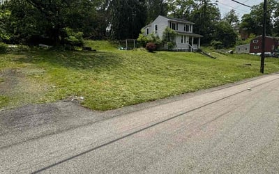Photo of Kim H.'s yard after getting landscaping in Pittsburgh, PA