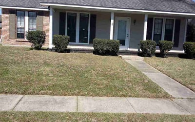 Photo of Mary W.'s yard after getting landscaping in Geismar, LA