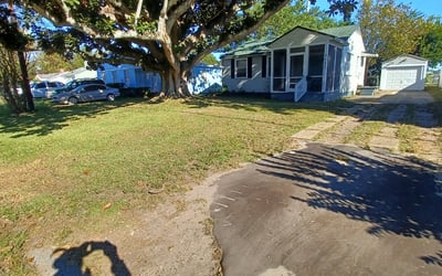 Photo of Sarah V.'s yard after getting tree care in Ponte Vedra Beach, FL