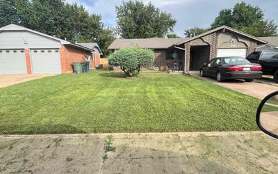 Photo of Laura H.'s yard after getting landscaping in Edmond, OK