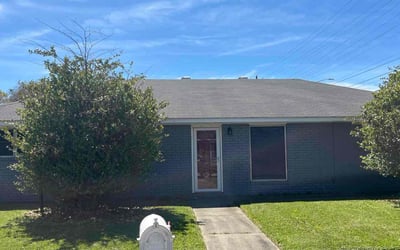 Photo of Dinah M.'s yard after getting lawn care in Crowley, LA