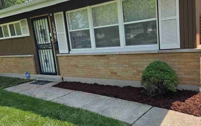 Photo of Pearl C.'s yard after getting landscaping in Calumet City, IL