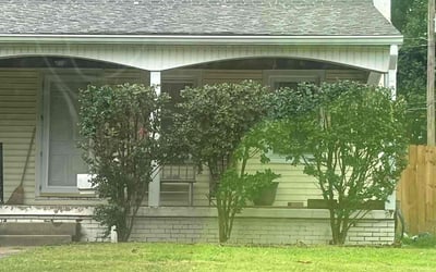 Photo of Melody C.'s yard after getting landscaping in Evansville, IN