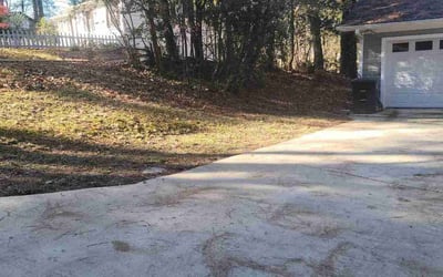Photo of Kelly G.'s yard after getting landscaping in Jasper, AL