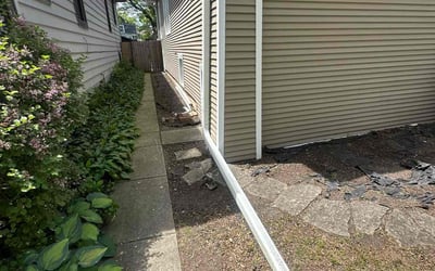 Photo of Jeffrey S.'s yard after getting landscaping in Oak Park, IL