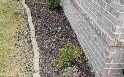 Photo of Richard W.'s yard after getting landscaping in Senatobia, MS