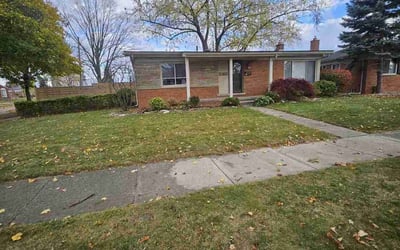 Photo of Larry S.'s yard after getting landscaping in Warren, MI