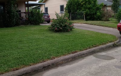 Photo of Rhonda L.'s yard after getting landscaping in Danciger, TX