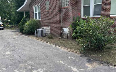 Photo of Erica W.'s yard after getting landscaping in Florissant, MO