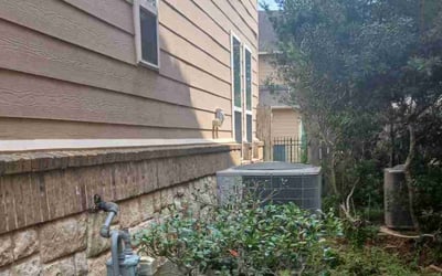 Photo of Jessica W.'s yard after getting landscaping in Missouri City, TX