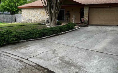 Photo of Ruth V.'s yard after getting landscaping in Christine, TX