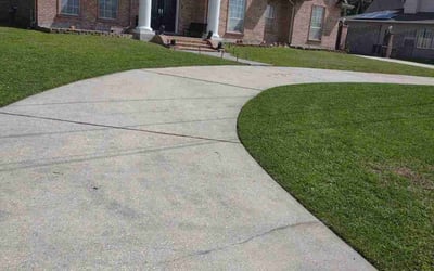 Photo of Daniel H.'s yard after getting lawn care in Rayne, LA