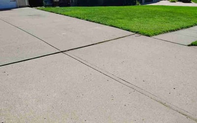 Photo of Juanita T.'s yard after getting lawn care in Kansas City, MO