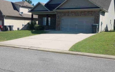Photo of Alyssa D.'s yard after getting lawn care in Calera, AL
