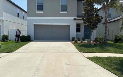 Photo of Kristen S.'s yard after getting lawn care in Riverview, FL