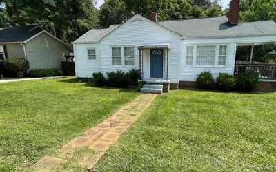 Photo of Julie S.'s yard after getting lawn care in Pickens, SC