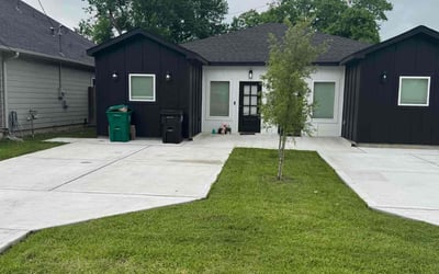 Photo of Frank B.'s yard after getting lawn care in Houston, TX