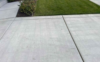 Photo of Rosie E.'s yard after getting lawn care in El Dorado Hills, CA