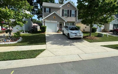 Photo of David W.'s yard after getting lawn care in Charlotte, NC