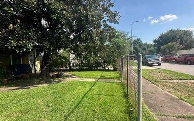 Photo of Donna W.'s yard after getting lawn care in Rosamond, CA