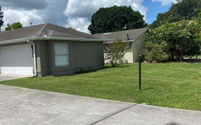 Photo of Carmin B.'s yard after getting lawn care in El Centro, CA