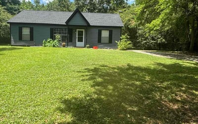 Photo of Kim W.'s yard after getting lawn care in Torrance, CA