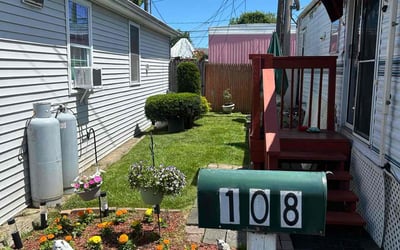 Photo of Frankie F.'s yard after getting lawn care in Bronx, NY