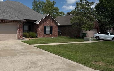 Photo of Dililah G.'s yard after getting lawn care in Abbeville, LA