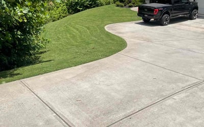 Photo of Jessica H.'s yard after getting lawn care in Maumelle, AR