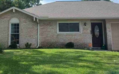 Photo of Brandon H.'s yard after getting lawn care in Baytown, TX