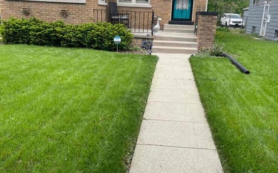 Photo of Dawn F.'s yard after getting lawn care in Cudahy, WI