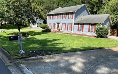 Photo of Kermit M.'s yard after getting lawn care in Mableton, GA