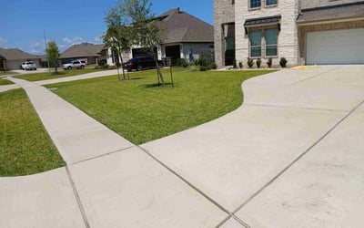 Photo of Yury D.'s yard after getting lawn care in Jacksonville, FL