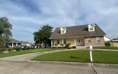 Photo of Mercedes V.'s yard after getting lawn care in Lake Worth, FL