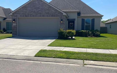 Photo of Shannon R.'s yard after getting lawn care in Thibodaux, LA