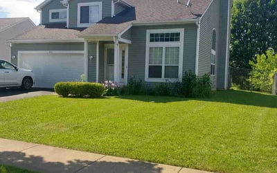 Photo of Tara M.'s yard after getting lawn care in Warrenville, IL