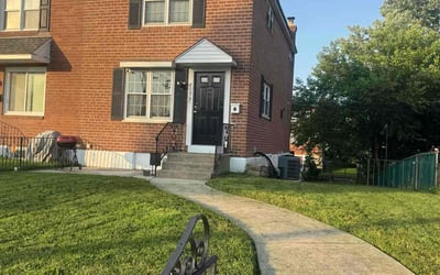 Photo of Barbara J.'s yard after getting lawn care in Darby, PA