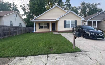 Photo of Derek S.'s yard after getting lawn care in Auburn, AL