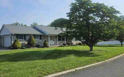 Photo of Elizabeth C.'s yard after getting lawn care in Fort Pierce, FL