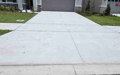 Photo of Hailey S.'s yard after getting lawn care in Jacksonville, FL