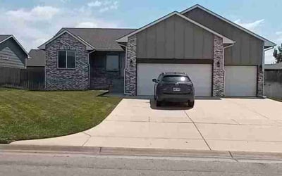 Photo of Alanzo A.'s yard after getting lawn care in El Dorado, KS