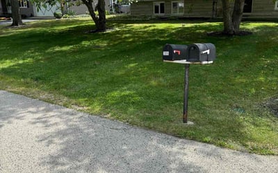 Photo of Jo C.'s yard after getting lawn care in Shorewood, IL