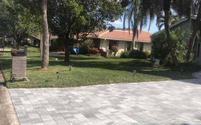 Photo of Luciana V.'s yard after getting lawn care in Pompano Beach, FL