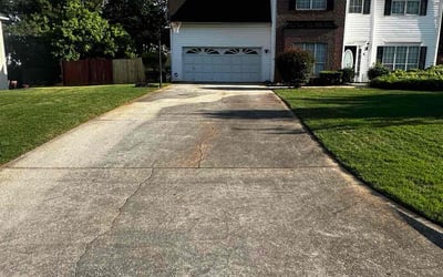 Photo of Cheryl L.'s yard after getting lawn care in Cliffside Park, NJ