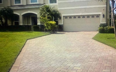 Photo of Jose Q.'s yard after getting lawn care in Elizabeth, NJ