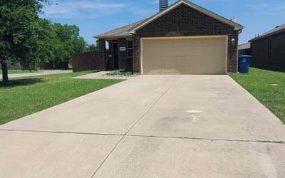 Photo of Christopher W.'s yard after getting lawn care in Henderson, NV