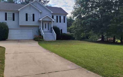 Photo of Anna S.'s yard after getting lawn care in Mesquite, TX
