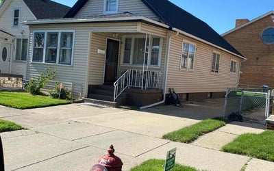 Photo of Melissa W.'s yard after getting lawn care in Blue Island, IL